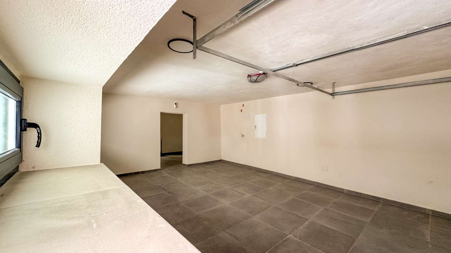 城市化洛斯阳台的现代宽敞别墅 – 托雷维耶哈