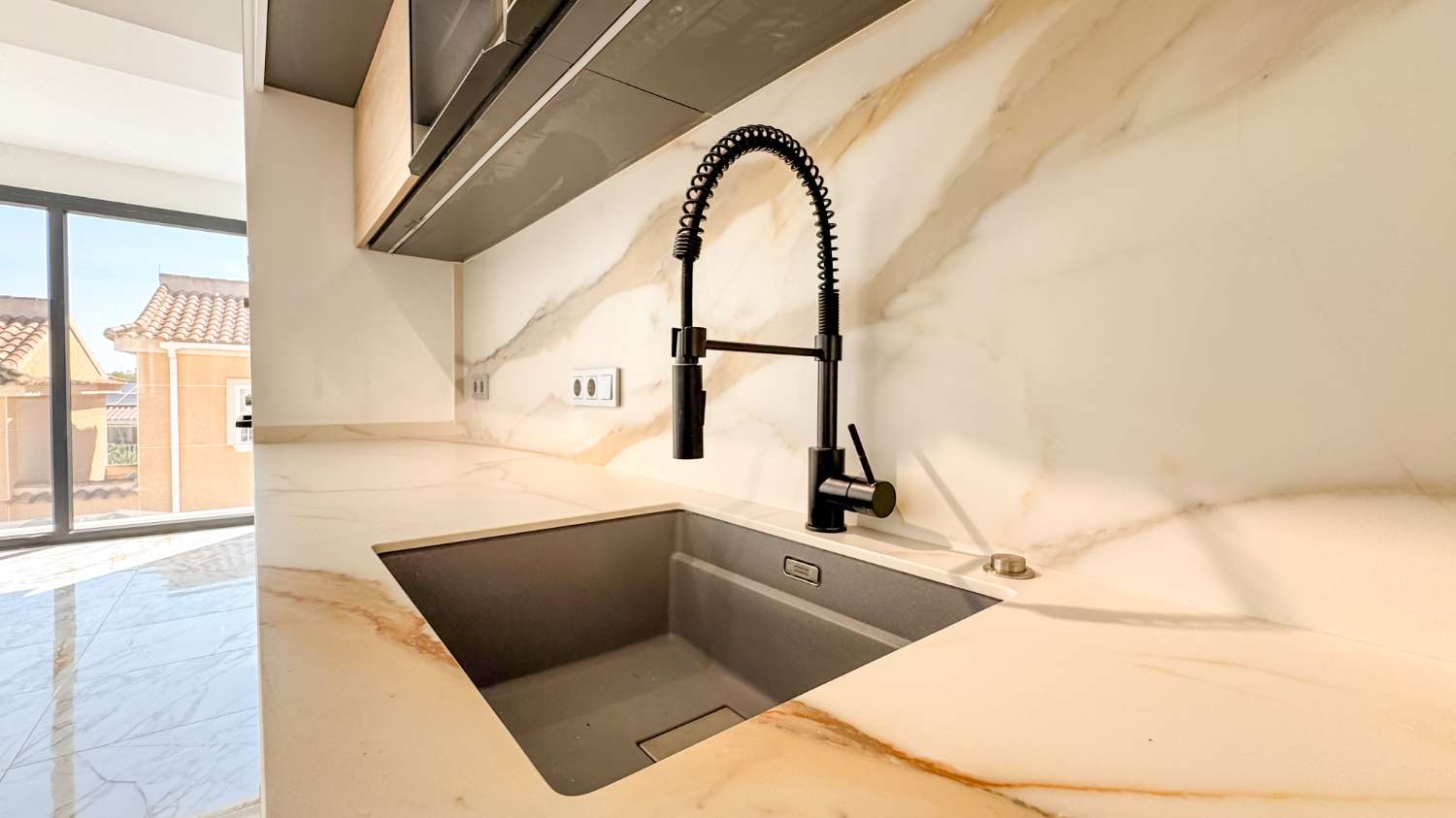 城市化洛斯阳台的现代宽敞别墅 – 托雷维耶哈