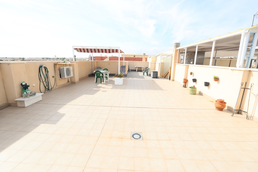 LOMAS DE CABO ROIG – 壮观的转角顶层公寓，设有私人日光浴室、海景和车库空间