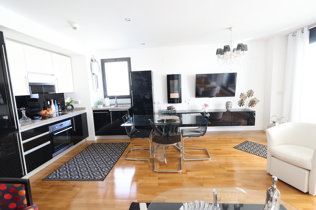 CAMPOAMOR GOLF – APARTAMENTO DE DISEÑO CON VISTAS AL MAR