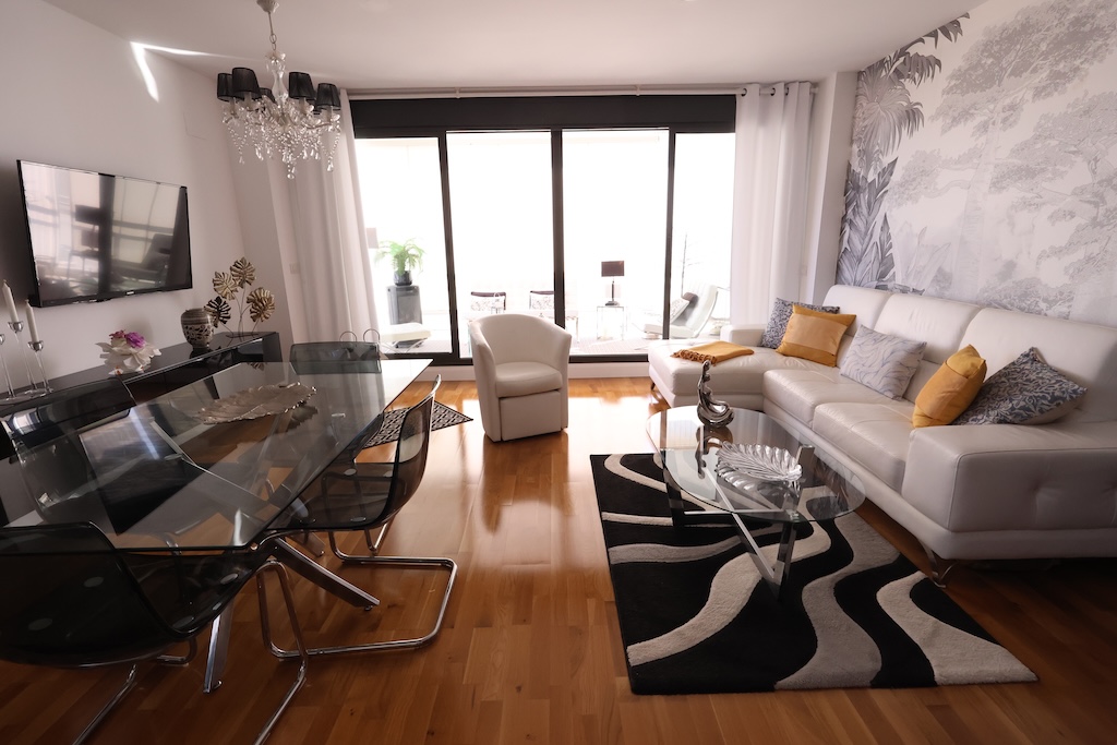 CAMPOAMOR GOLF – APARTAMENTO DE DISEÑO CON VISTAS AL MAR