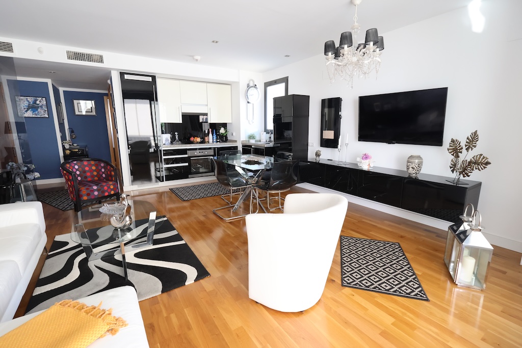 CAMPOAMOR GOLF – APARTAMENTO DE DISEÑO CON VISTAS AL MAR