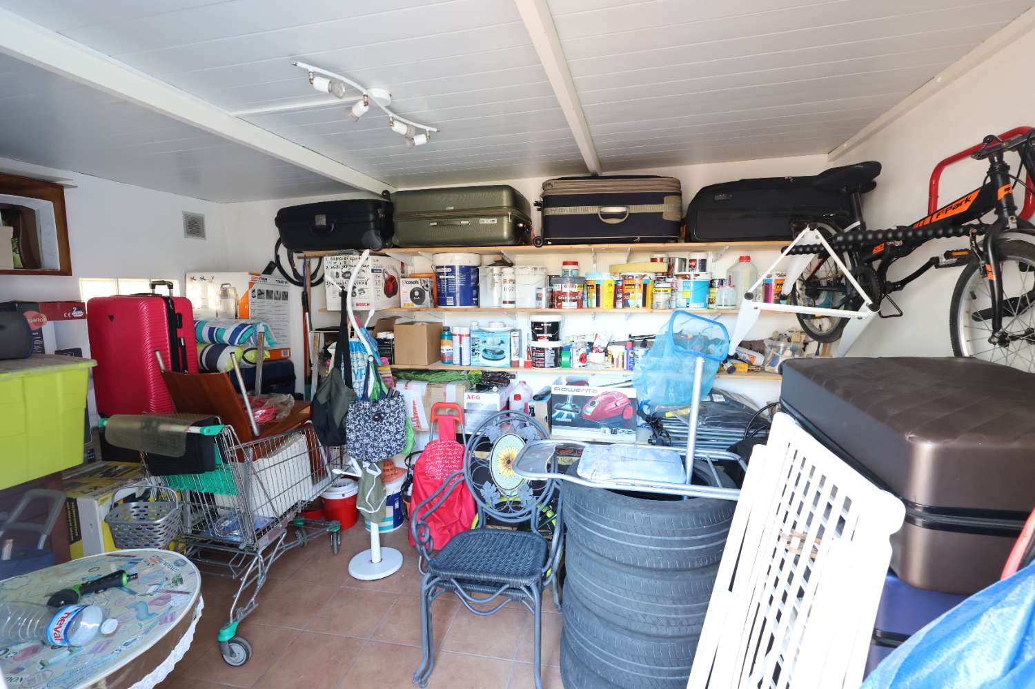 LOS BALCONES – CHALET INDEPENDIENTE DE ENSUEÑO EN ESQUINA FRENTE A PARQUE