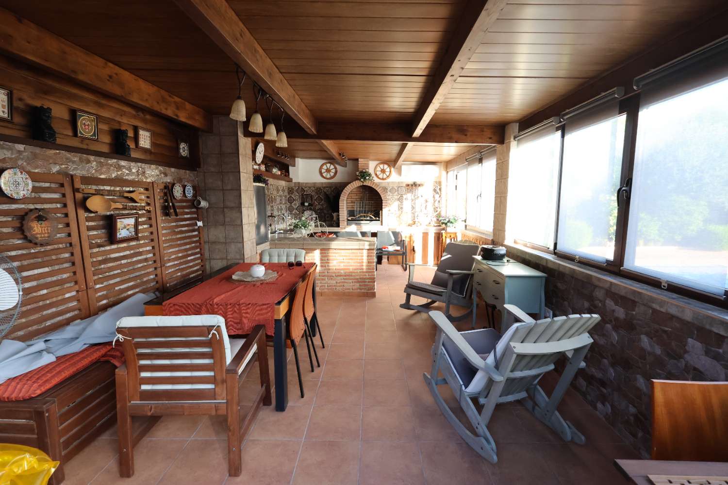 LOS BALCONES – CHALET INDEPENDIENTE DE ENSUEÑO EN ESQUINA FRENTE A PARQUE