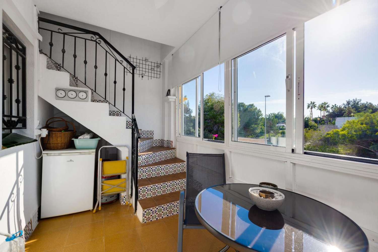 BUNGALOW REFORMADO EN PLANTA ALTA EN DREAM HILLS – ORIENTACIÓN SUR, SOLÁRIUM PRIVADO Y PISCINA COMUNITARIA