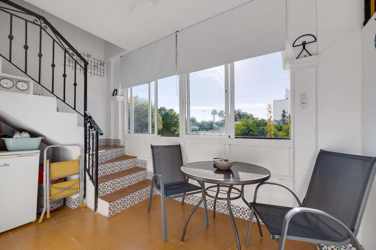 BUNGALOW REFORMADO EN PLANTA ALTA EN DREAM HILLS – ORIENTACIÓN SUR, SOLÁRIUM PRIVADO Y PISCINA COMUNITARIA