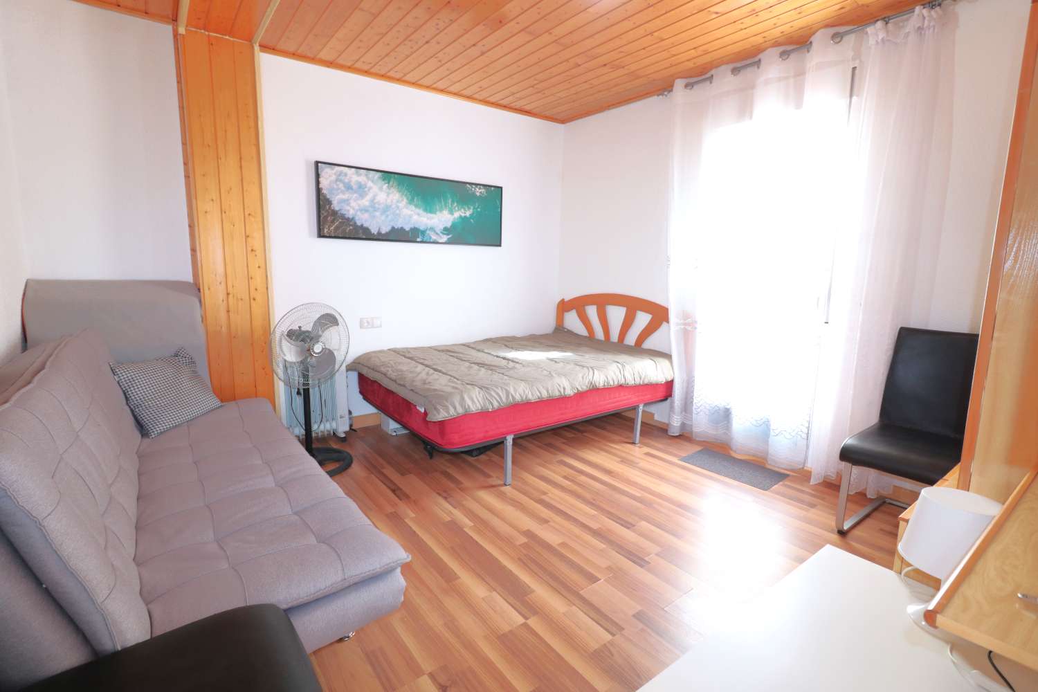 POLOREKONSTRUOVANÝ PENTHOUSE S VELKOU TERASOU 150 METRŮ OD PLÁŽE – ACEQUIÓN, TORREVIEJA