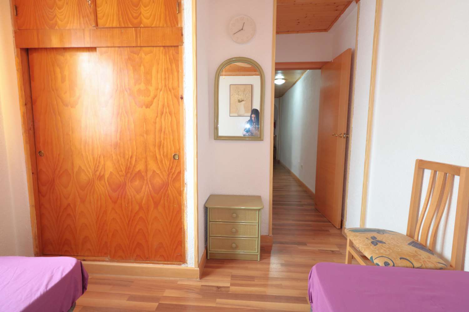 POLOREKONSTRUOVANÝ PENTHOUSE S VELKOU TERASOU 150 METRŮ OD PLÁŽE – ACEQUIÓN, TORREVIEJA