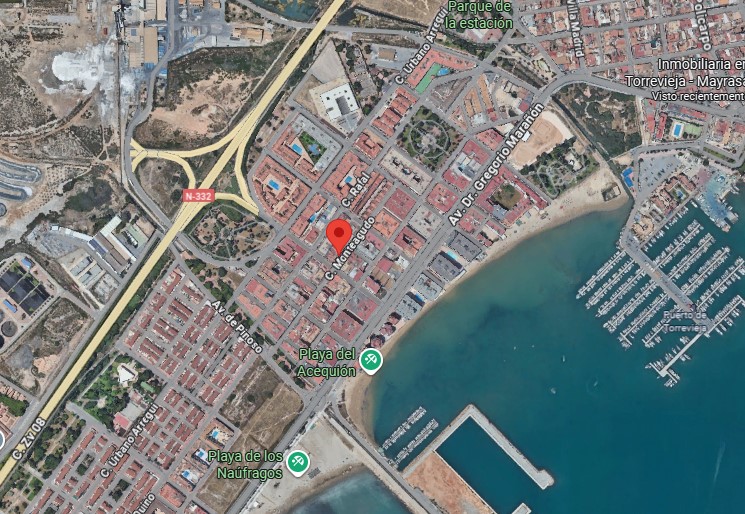POLOREKONSTRUOVANÝ PENTHOUSE S VELKOU TERASOU 150 METRŮ OD PLÁŽE – ACEQUIÓN, TORREVIEJA
