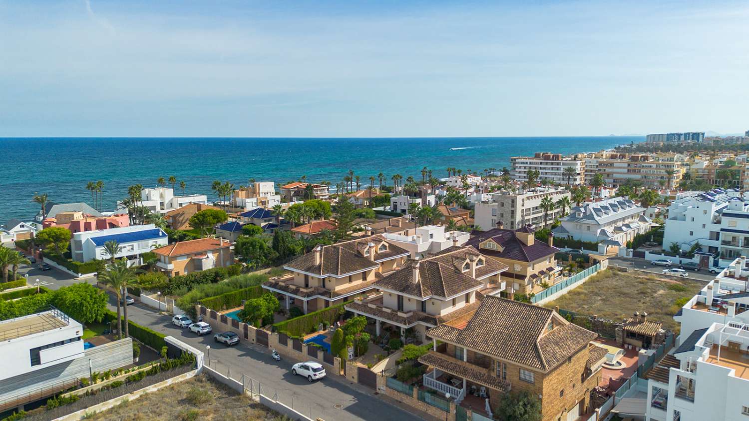 LUXUSNÍ SAMOSTATNĚ STOJÍCÍ VILA V LA VELETA – TORREVIEJA