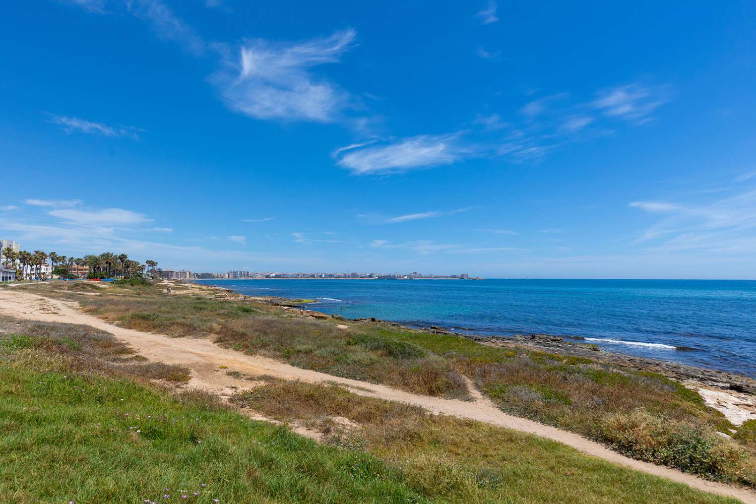 LUXUSNÍ SAMOSTATNĚ STOJÍCÍ VILA V LA VELETA – TORREVIEJA