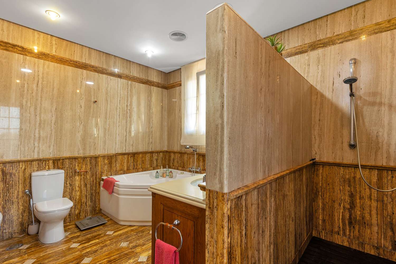 LUXUSNÍ SAMOSTATNĚ STOJÍCÍ VILA V LA VELETA – TORREVIEJA