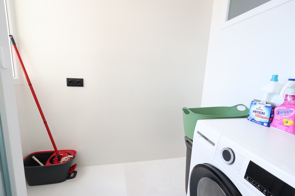 位于PILAR DE LA HORADADA中心的高品质翻新公寓