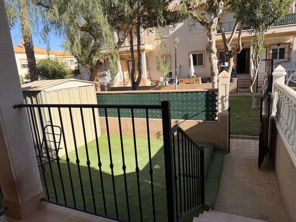 БУНГАЛО НА ПЕРШОМУ ПОВЕРСІ У VILLAMARTIN – RESIDENCIAL ST. ДЖЕЙМС ГІЛЛЗ