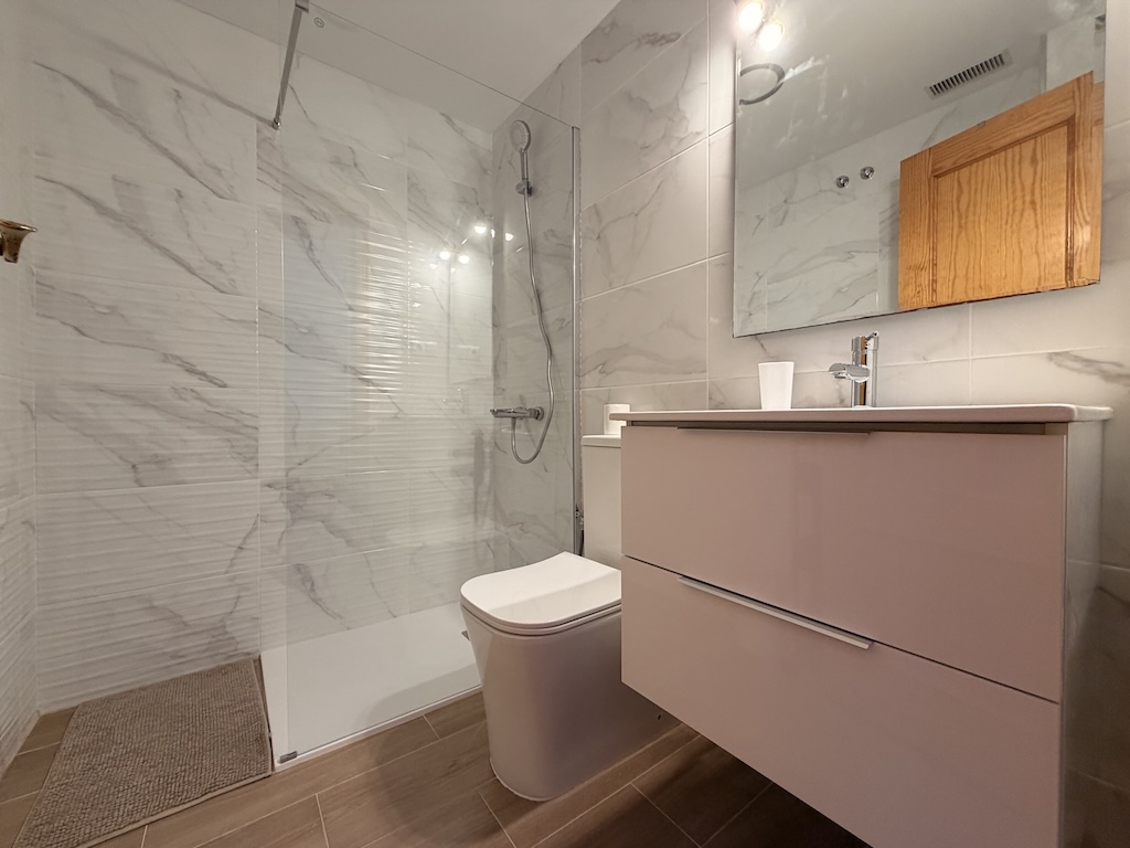 БУНГАЛО НА ПЕРШОМУ ПОВЕРСІ У VILLAMARTIN – RESIDENCIAL ST. ДЖЕЙМС ГІЛЛЗ