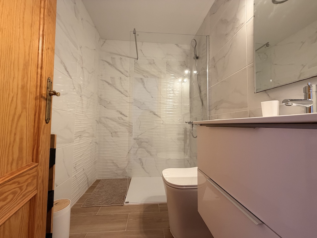 БУНГАЛО НА ПЕРШОМУ ПОВЕРСІ У VILLAMARTIN – RESIDENCIAL ST. ДЖЕЙМС ГІЛЛЗ