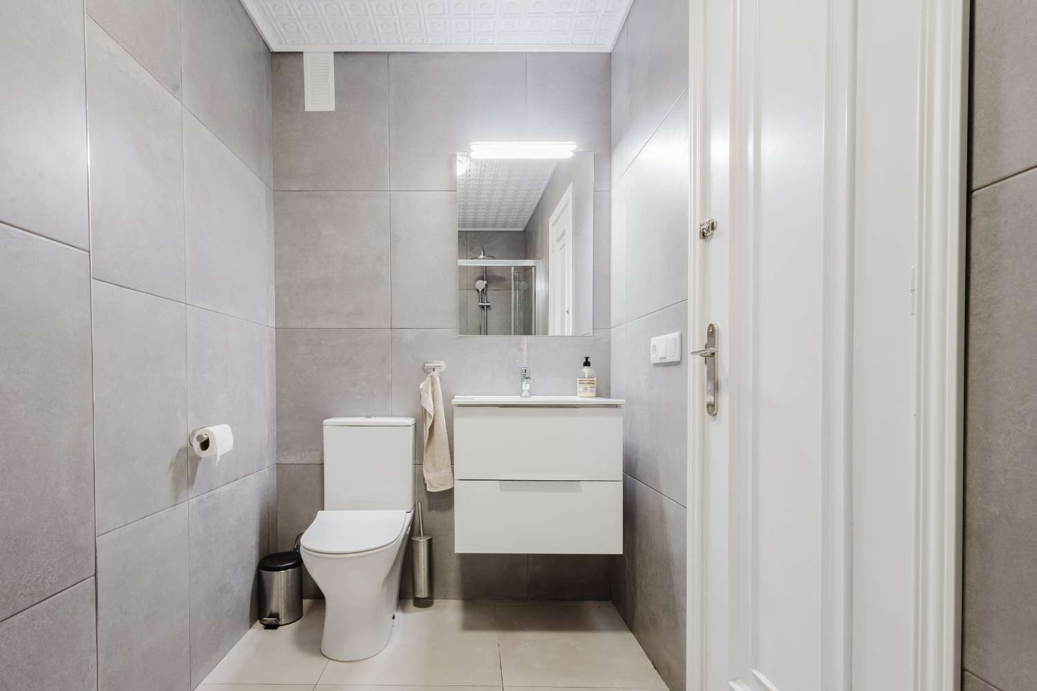 ПОВНІСТЮ ВІДРЕМОНТОВАНА КВАРТИРА З ВИДОМ НА МОРЕ В ТОРРЕВ'ЄХА