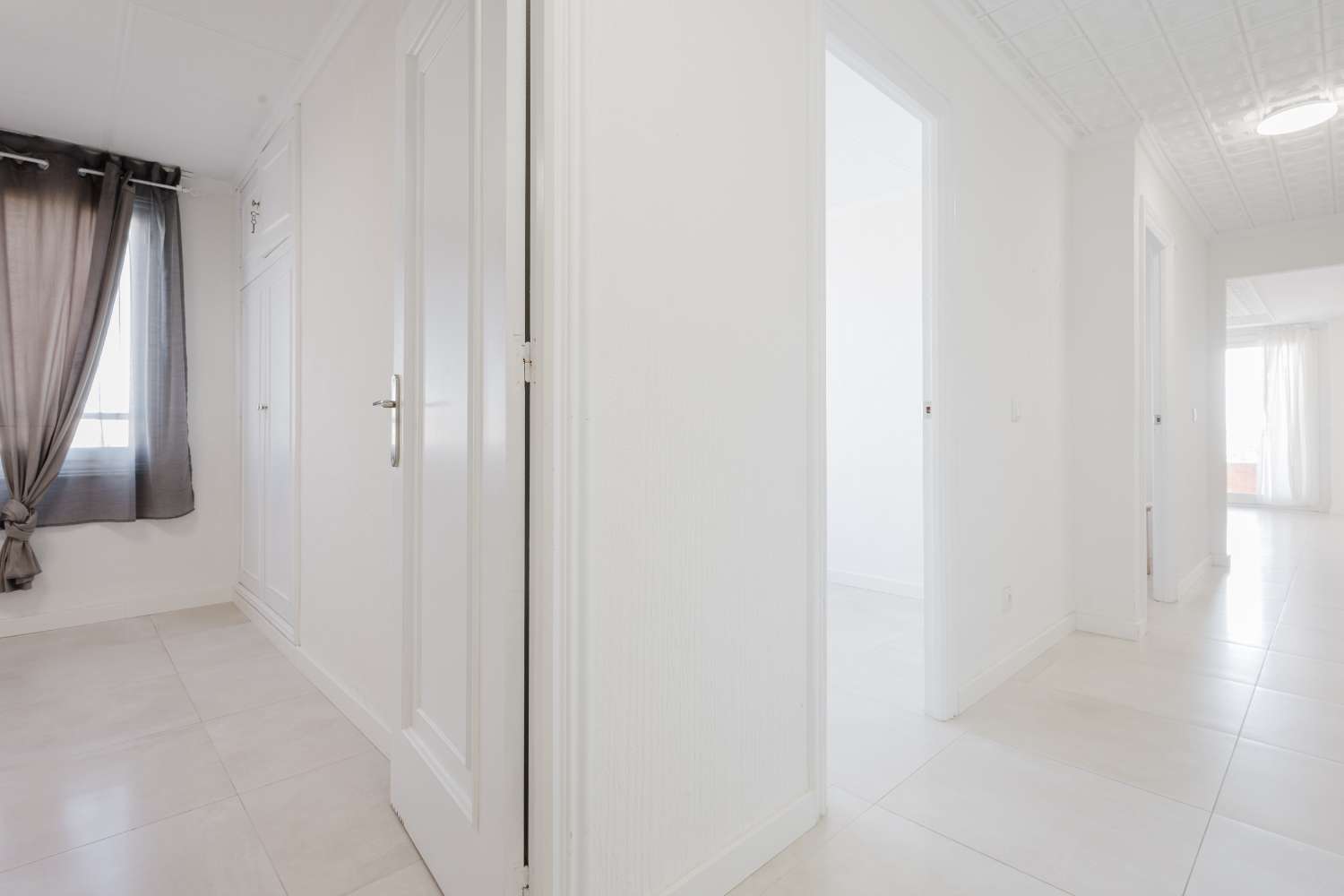 ПОВНІСТЮ ВІДРЕМОНТОВАНА КВАРТИРА З ВИДОМ НА МОРЕ В ТОРРЕВ'ЄХА