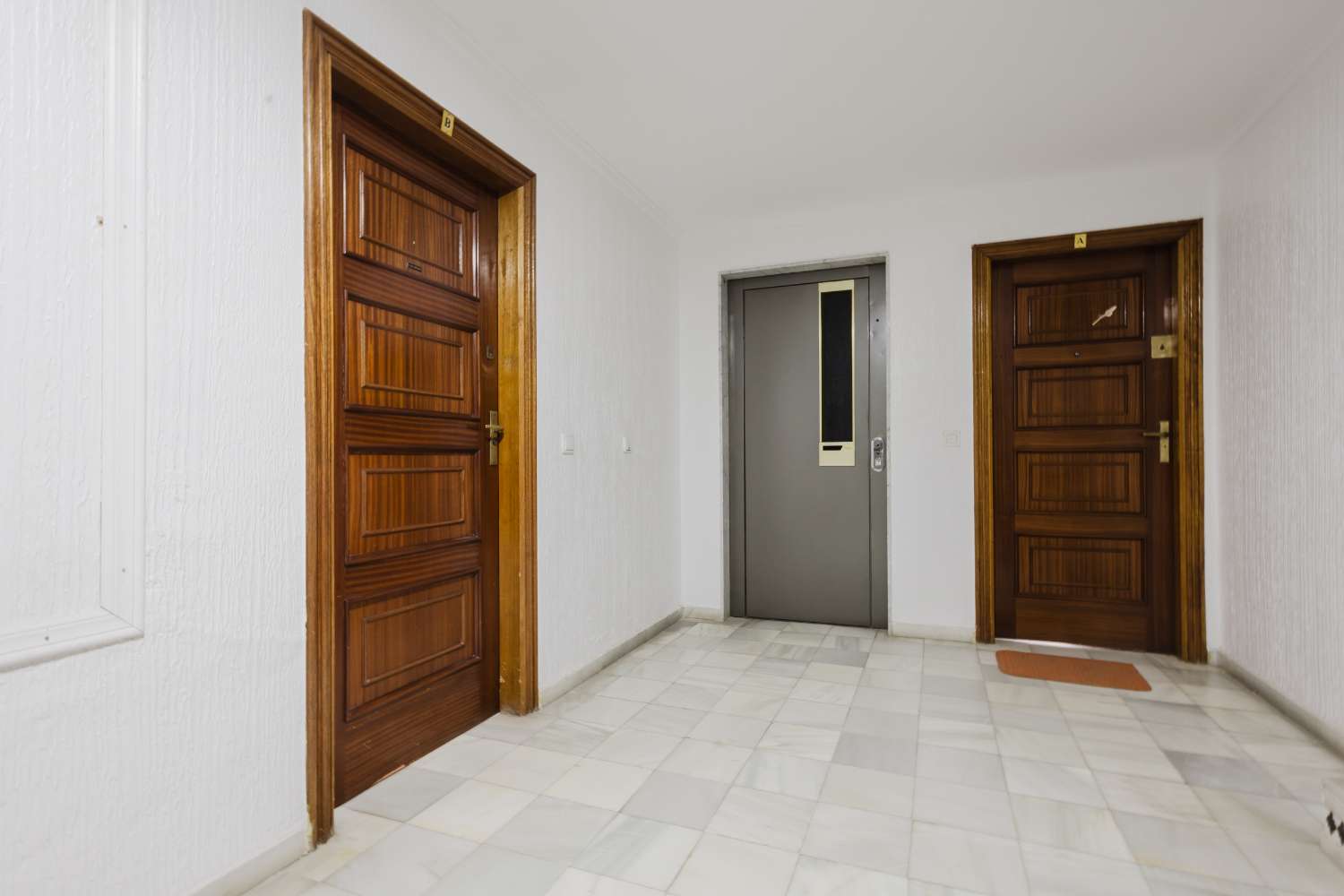 ПОВНІСТЮ ВІДРЕМОНТОВАНА КВАРТИРА З ВИДОМ НА МОРЕ В ТОРРЕВ'ЄХА