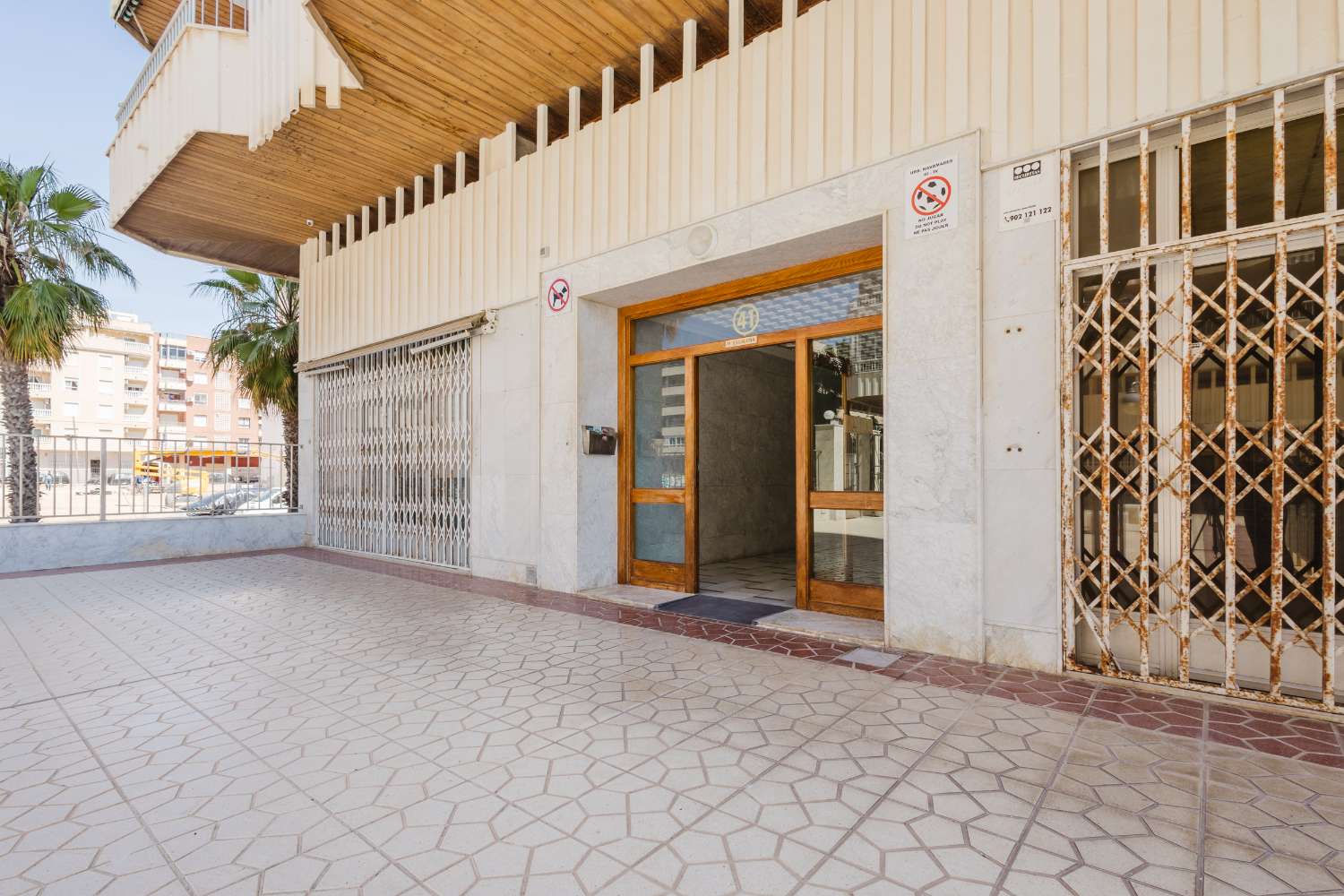 ПОВНІСТЮ ВІДРЕМОНТОВАНА КВАРТИРА З ВИДОМ НА МОРЕ В ТОРРЕВ'ЄХА