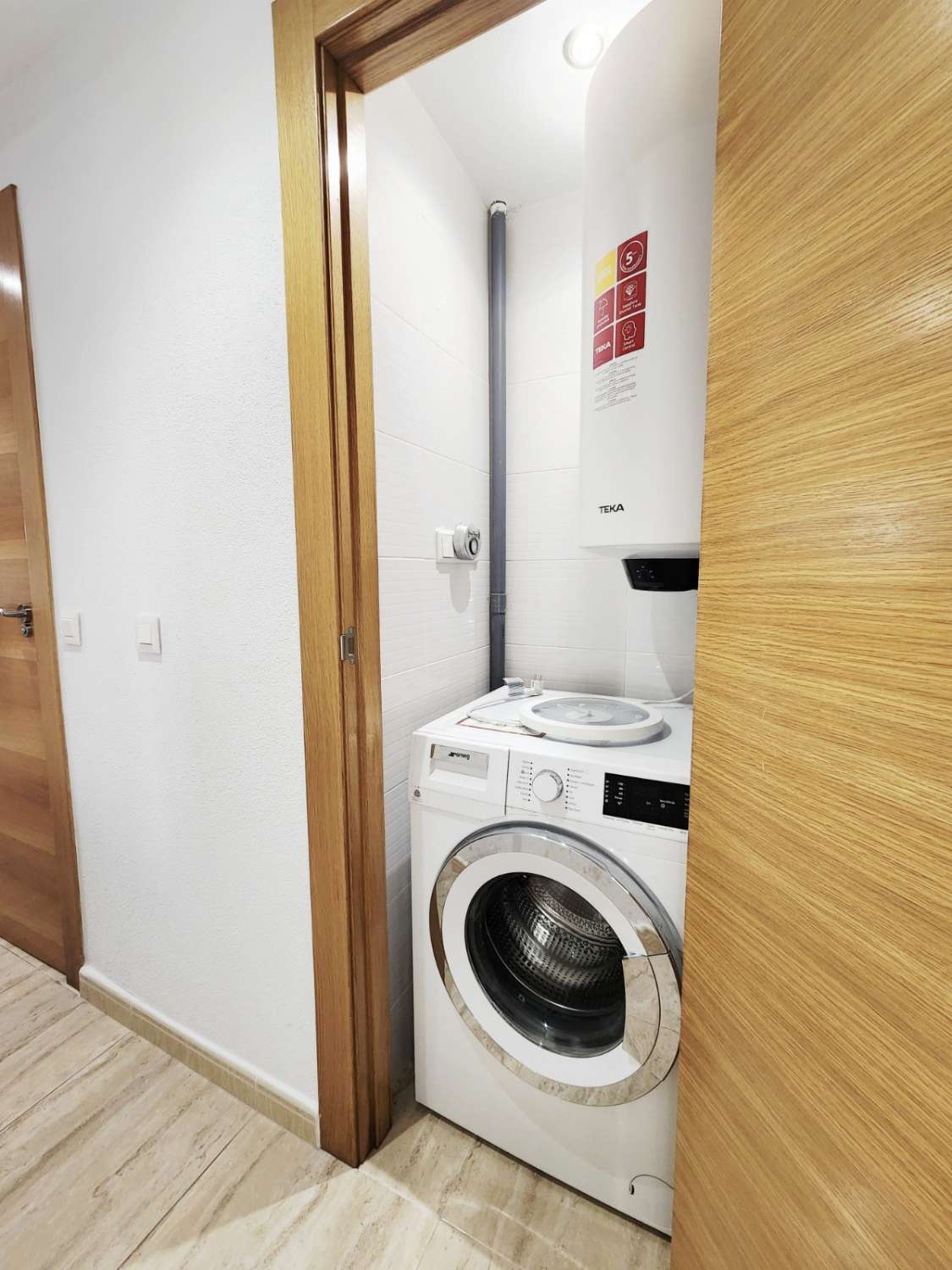 SPEKTAKULÆR RENOVERT LEILIGHET MED TURISTLISENS 270 M FRA STRANDEN – PLAYA DEL CURA, TORREVIEJA