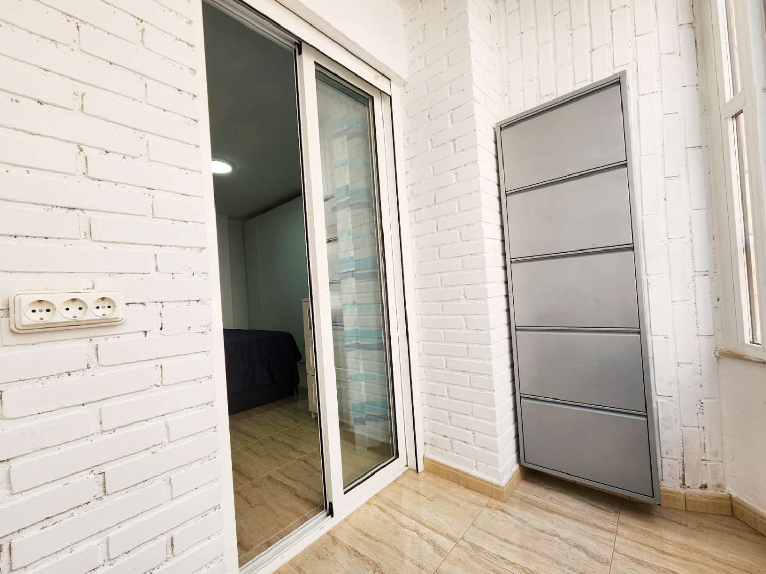 SPEKTAKULÆR RENOVERT LEILIGHET MED TURISTLISENS 270 M FRA STRANDEN – PLAYA DEL CURA, TORREVIEJA