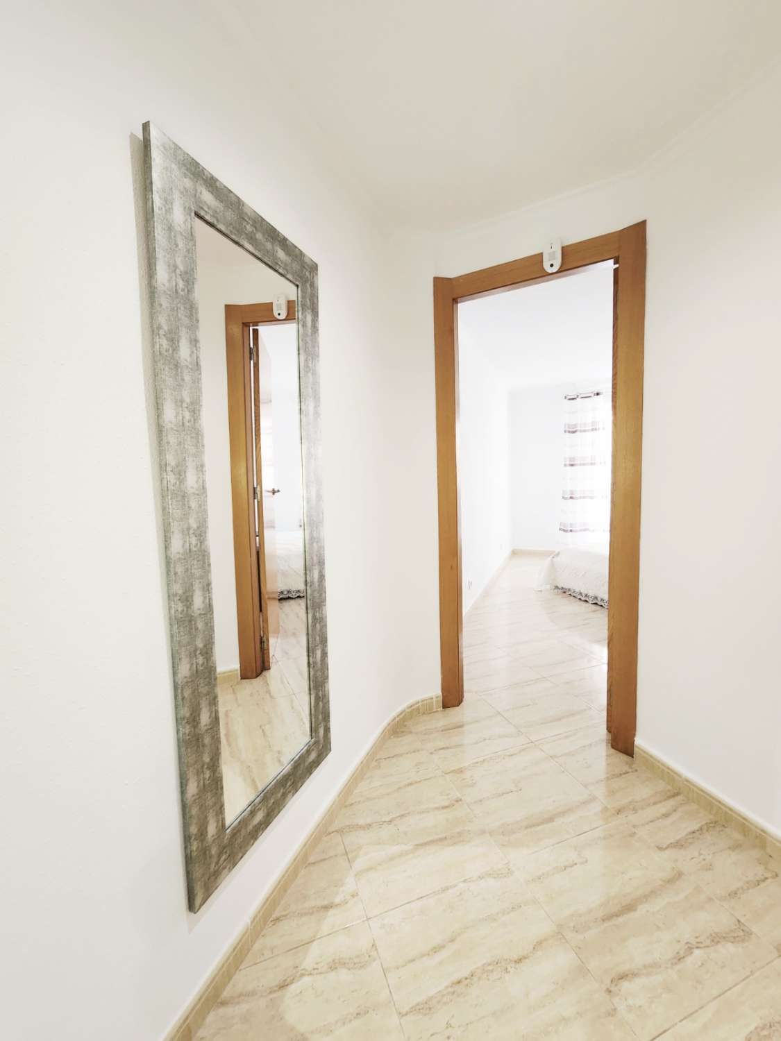 SPEKTAKULÆR RENOVERT LEILIGHET MED TURISTLISENS 270 M FRA STRANDEN – PLAYA DEL CURA, TORREVIEJA