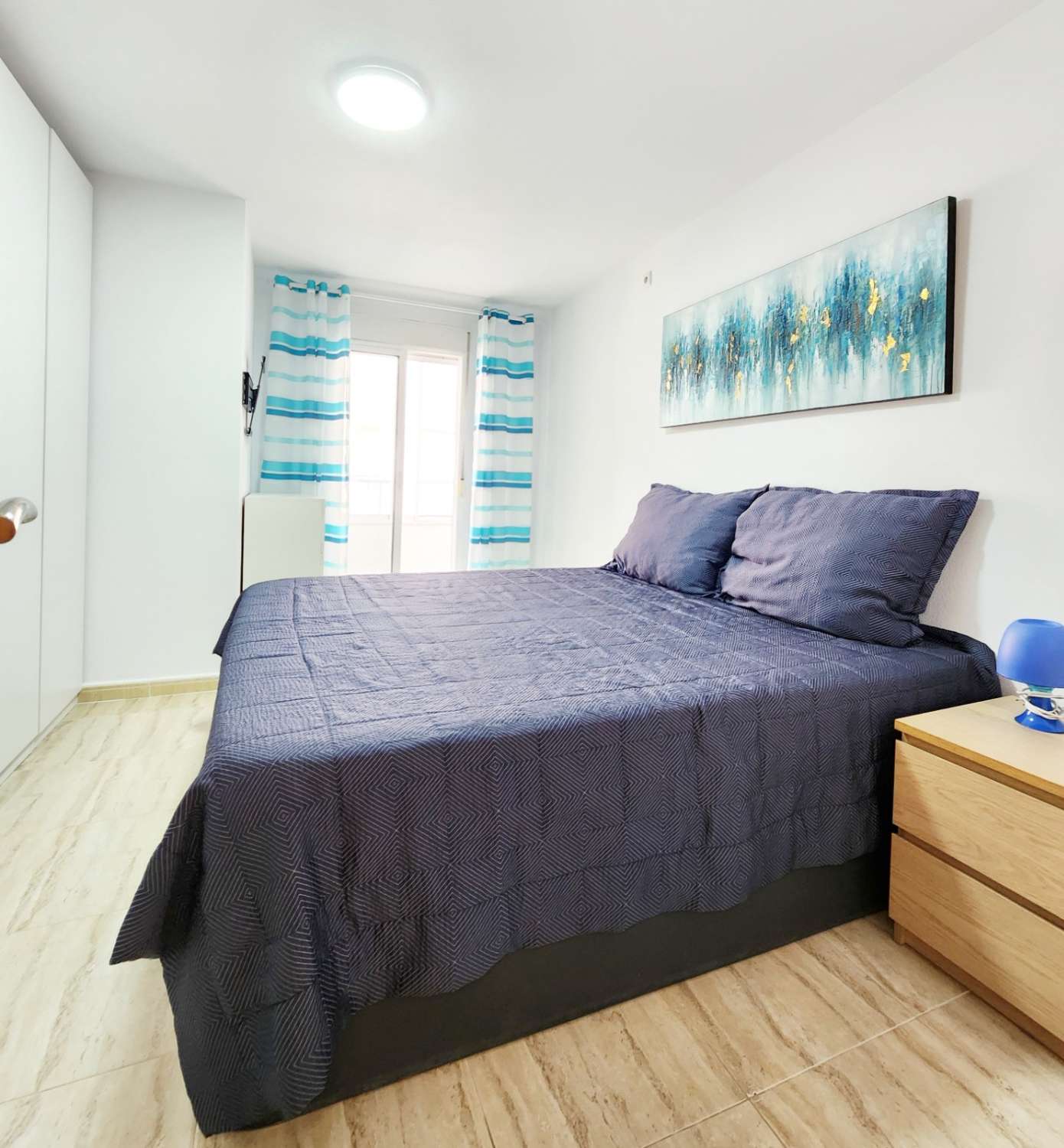 SPEKTAKULÆR RENOVERT LEILIGHET MED TURISTLISENS 270 M FRA STRANDEN – PLAYA DEL CURA, TORREVIEJA