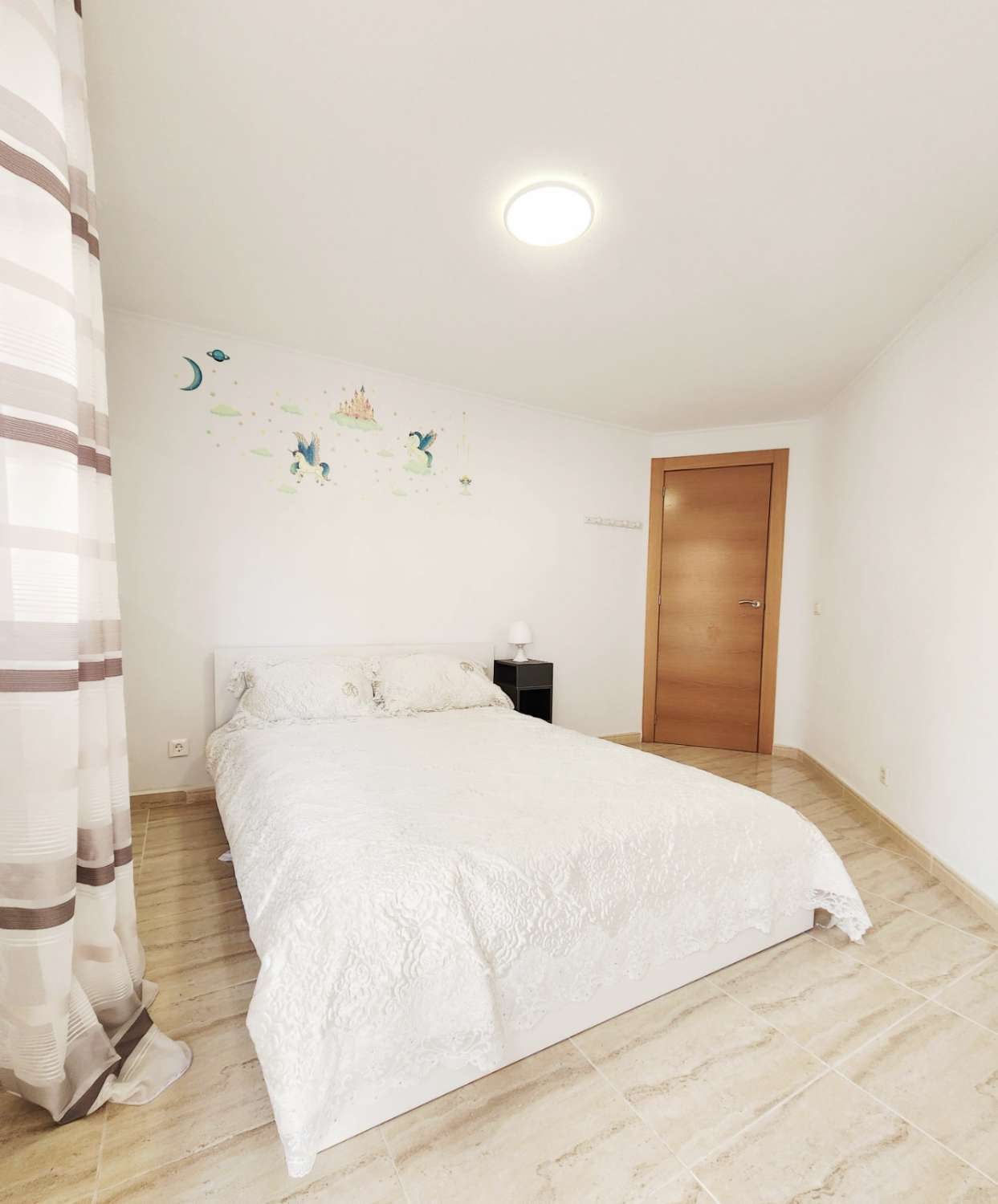 SPEKTAKULÆR RENOVERT LEILIGHET MED TURISTLISENS 270 M FRA STRANDEN – PLAYA DEL CURA, TORREVIEJA