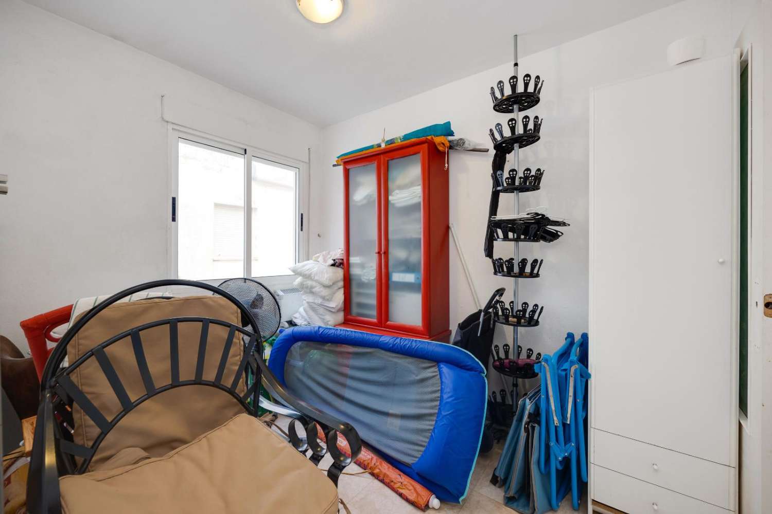 SJARMERENDE LEILIGHET I ØVERSTE ETASJE MED STORT PRIVAT SOLARIUM I JARDÍN DEL MAR