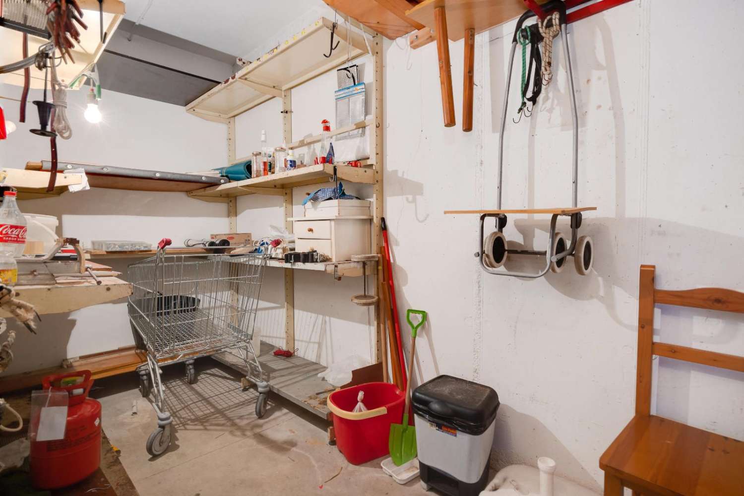 ROMSLIG 3-ROMS LEILIGHET MED GARASJE, LAGERROM OG FELLES BASSENG I TORREVIEJA