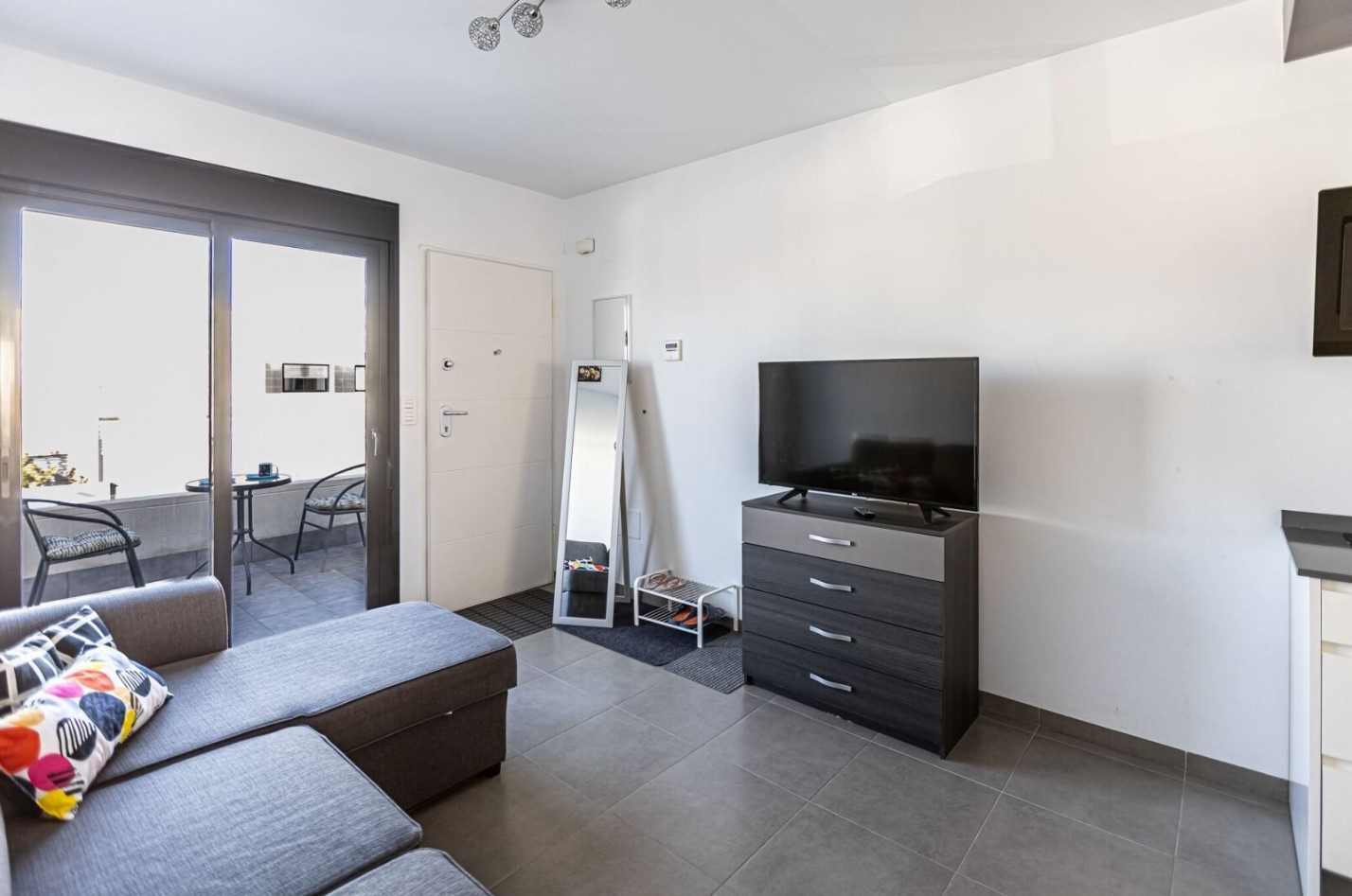 واحتك على البحر: بنغل مرتفع مع غرفة خاصة