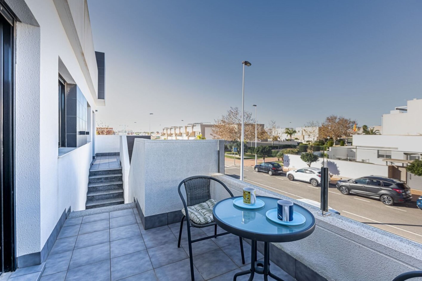 واحتك على البحر: بنغل مرتفع مع غرفة خاصة