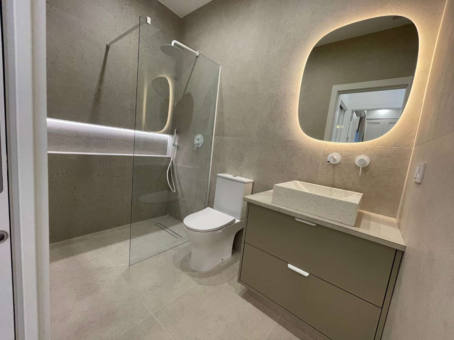 RENOVATED 2 BEDROOM BUNGALOW IN EL CHAPARRAL, TORREVIEJA