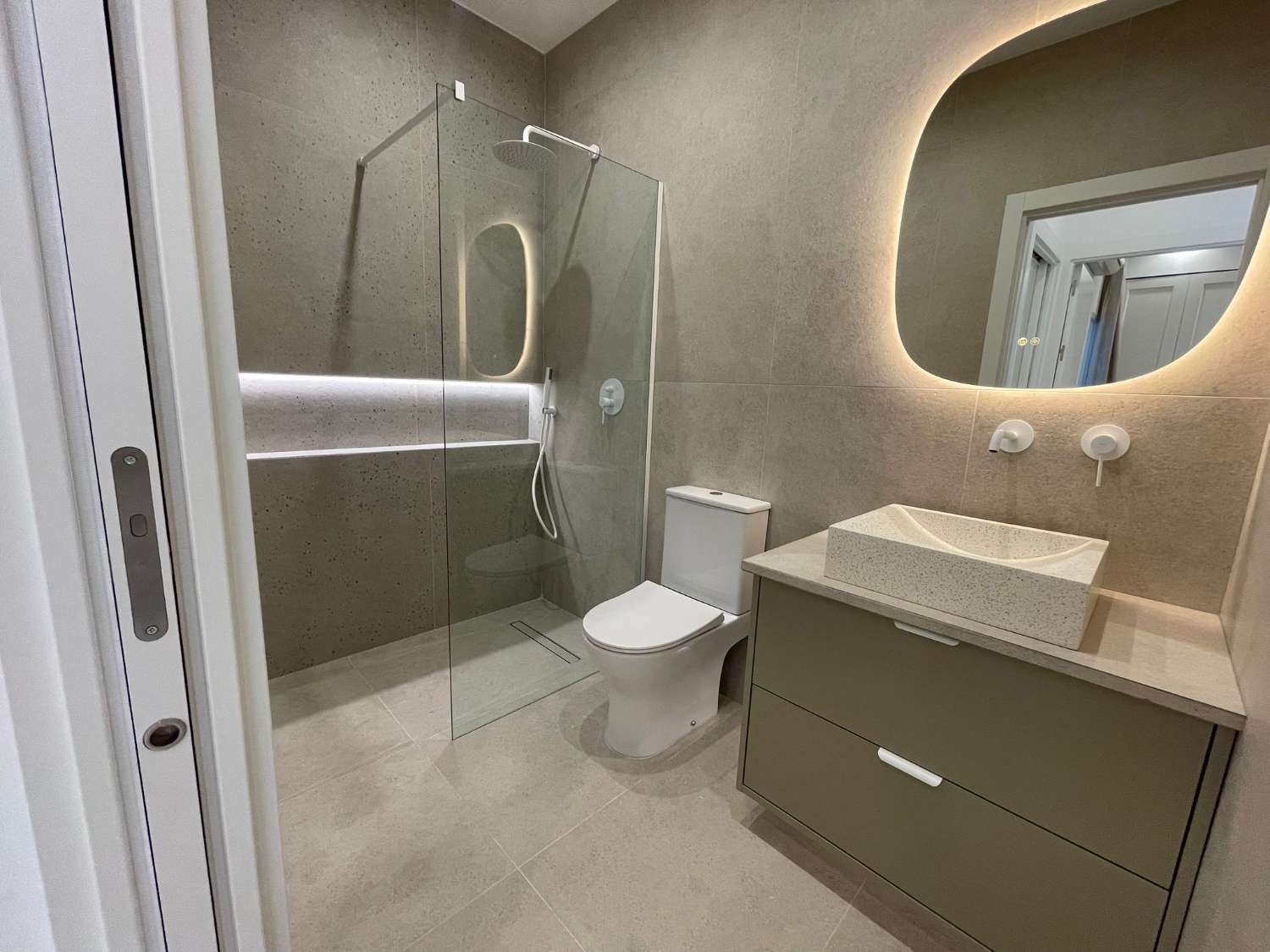 RENOVATED 2 BEDROOM BUNGALOW IN EL CHAPARRAL, TORREVIEJA