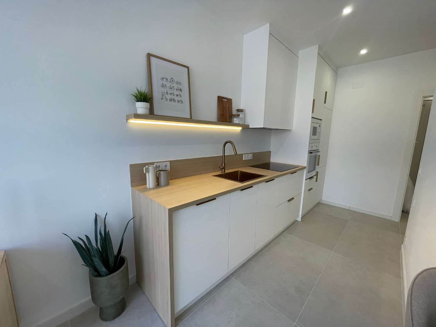 RENOVATED 2 BEDROOM BUNGALOW IN EL CHAPARRAL, TORREVIEJA