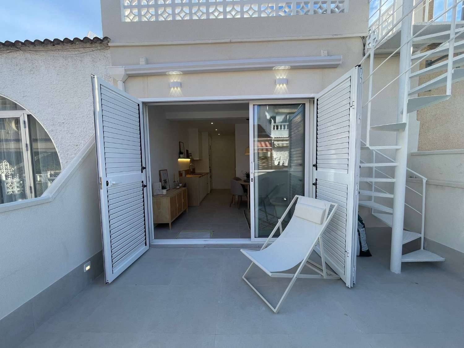 RENOVATED 2 BEDROOM BUNGALOW IN EL CHAPARRAL, TORREVIEJA