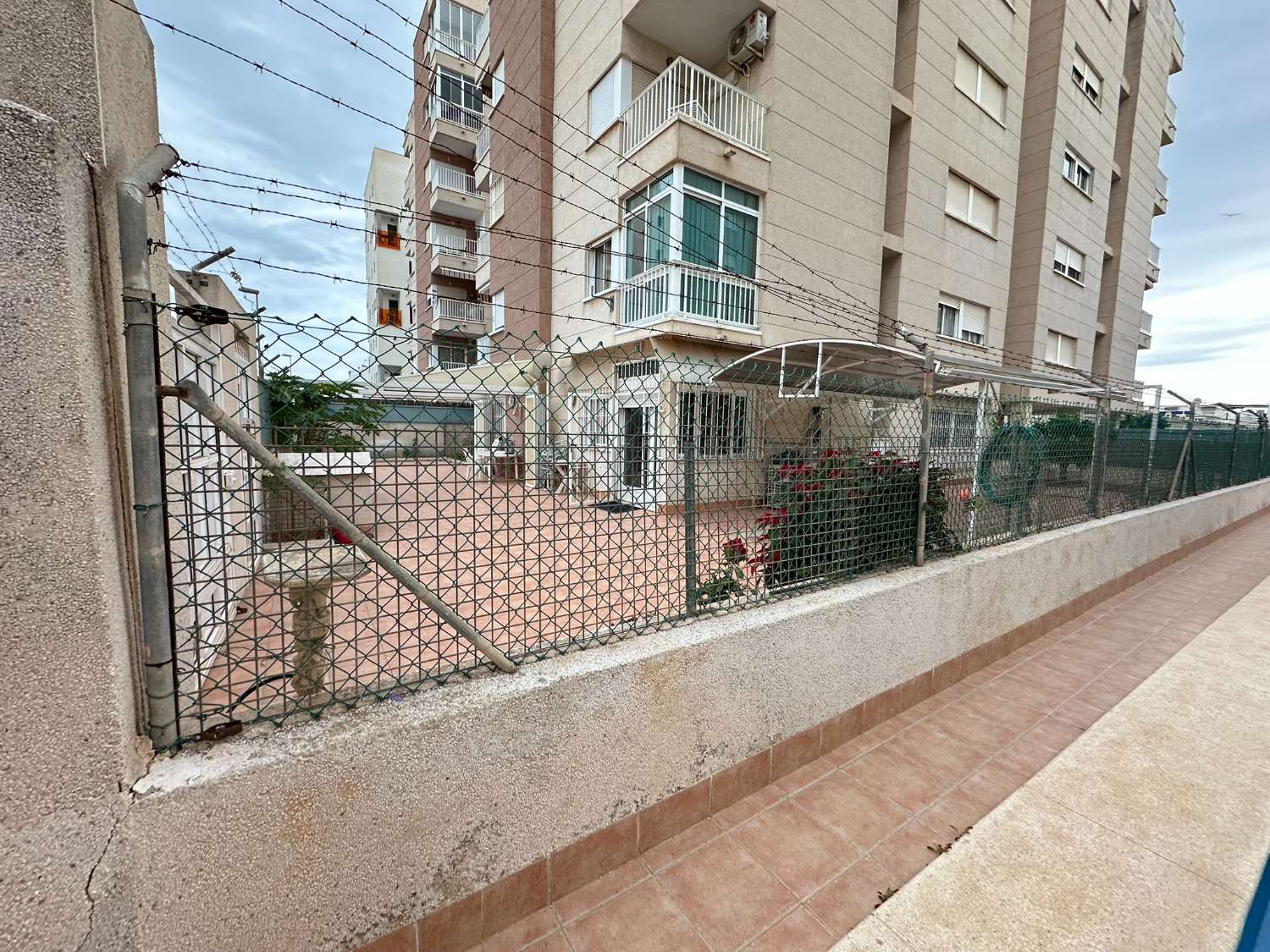 VERY BRIGHT 2 BEDROOM APARTMENT WITH POOL IN NUEVA TORREVIEJA