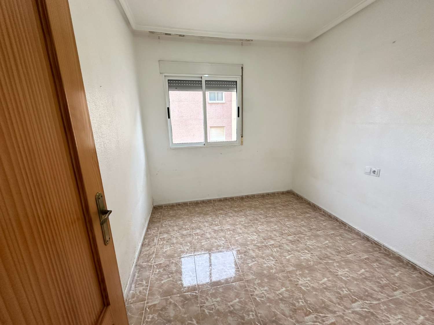 VERY BRIGHT 2 BEDROOM APARTMENT WITH POOL IN NUEVA TORREVIEJA