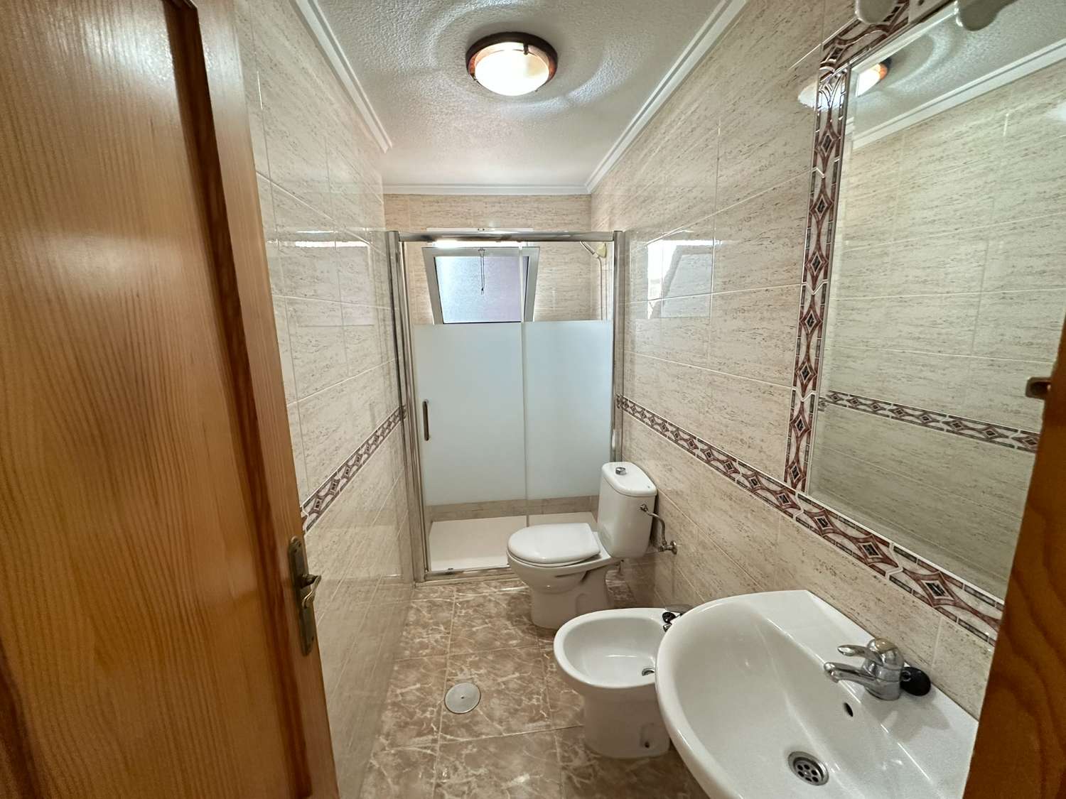 VERY BRIGHT 2 BEDROOM APARTMENT WITH POOL IN NUEVA TORREVIEJA