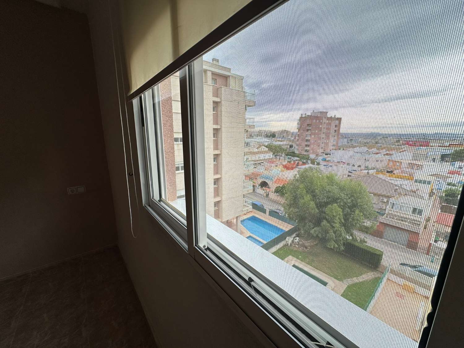 VERY BRIGHT 2 BEDROOM APARTMENT WITH POOL IN NUEVA TORREVIEJA
