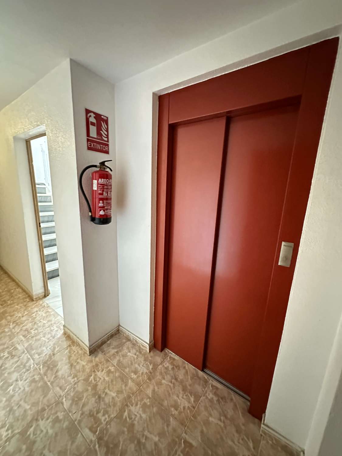 VERY BRIGHT 2 BEDROOM APARTMENT WITH POOL IN NUEVA TORREVIEJA