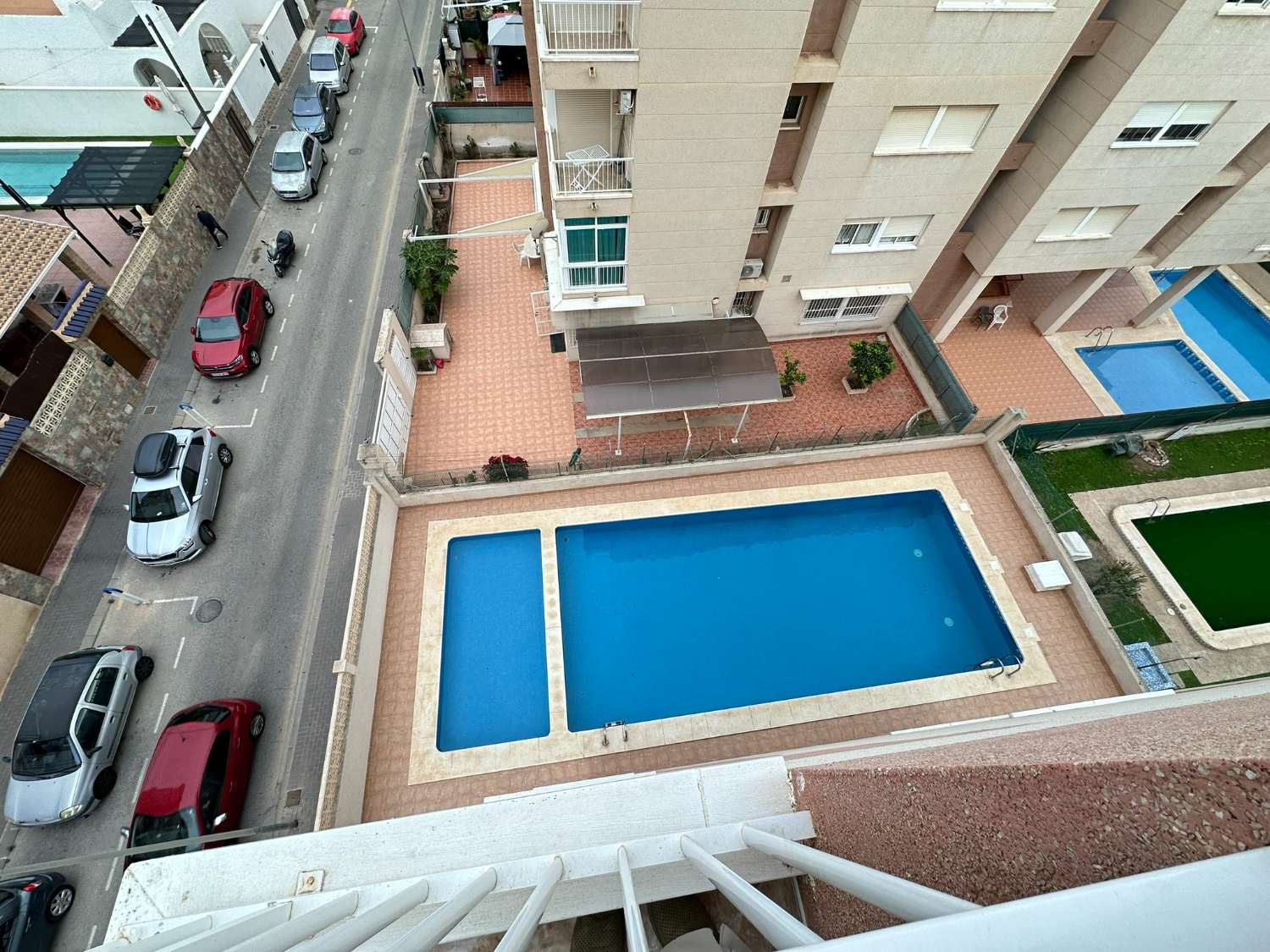 VERY BRIGHT 2 BEDROOM APARTMENT WITH POOL IN NUEVA TORREVIEJA