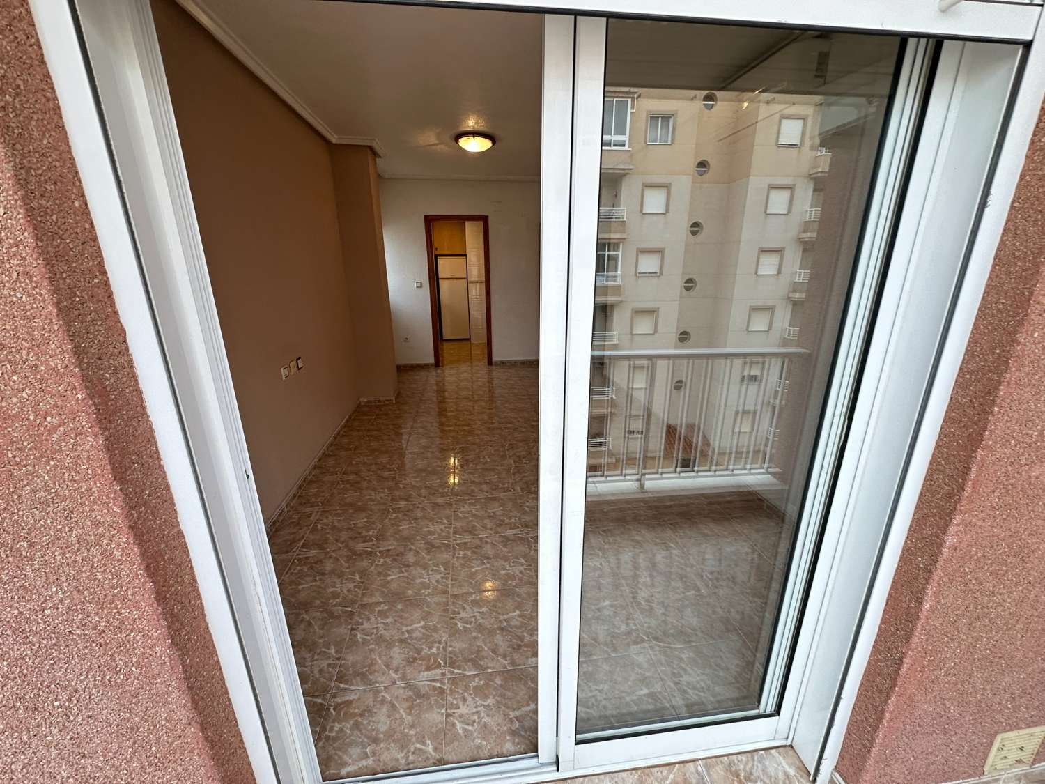 VERY BRIGHT 2 BEDROOM APARTMENT WITH POOL IN NUEVA TORREVIEJA