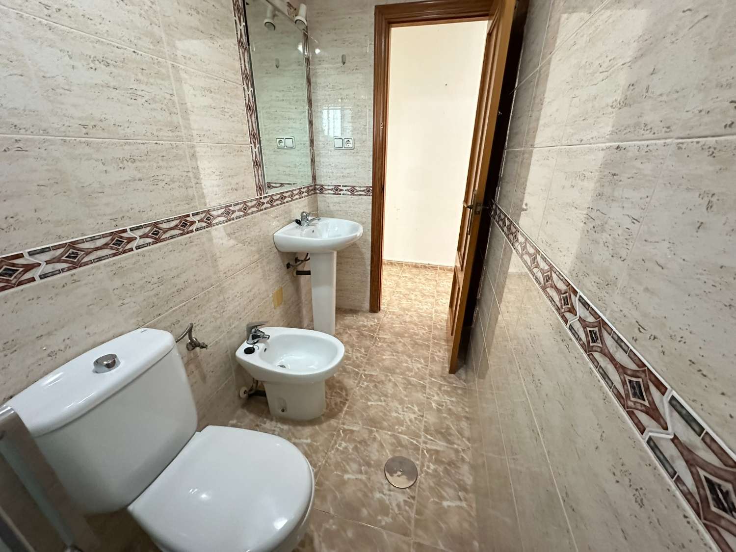 VERY BRIGHT 2 BEDROOM APARTMENT WITH POOL IN NUEVA TORREVIEJA