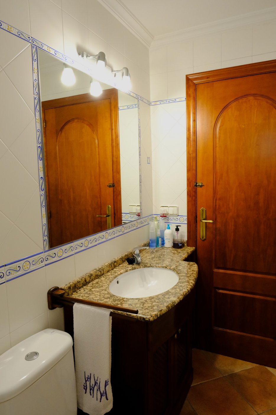 ЕКСКЛЮЗИВНА ФІНКА З ВІЛЛОЮ, БАСЕЙНОМ І ЛИМОННОЮ ПЛАНТАЦІЄЮ В КОРРЕНТІАС-МЕДІАС, ОРІУЕЛА