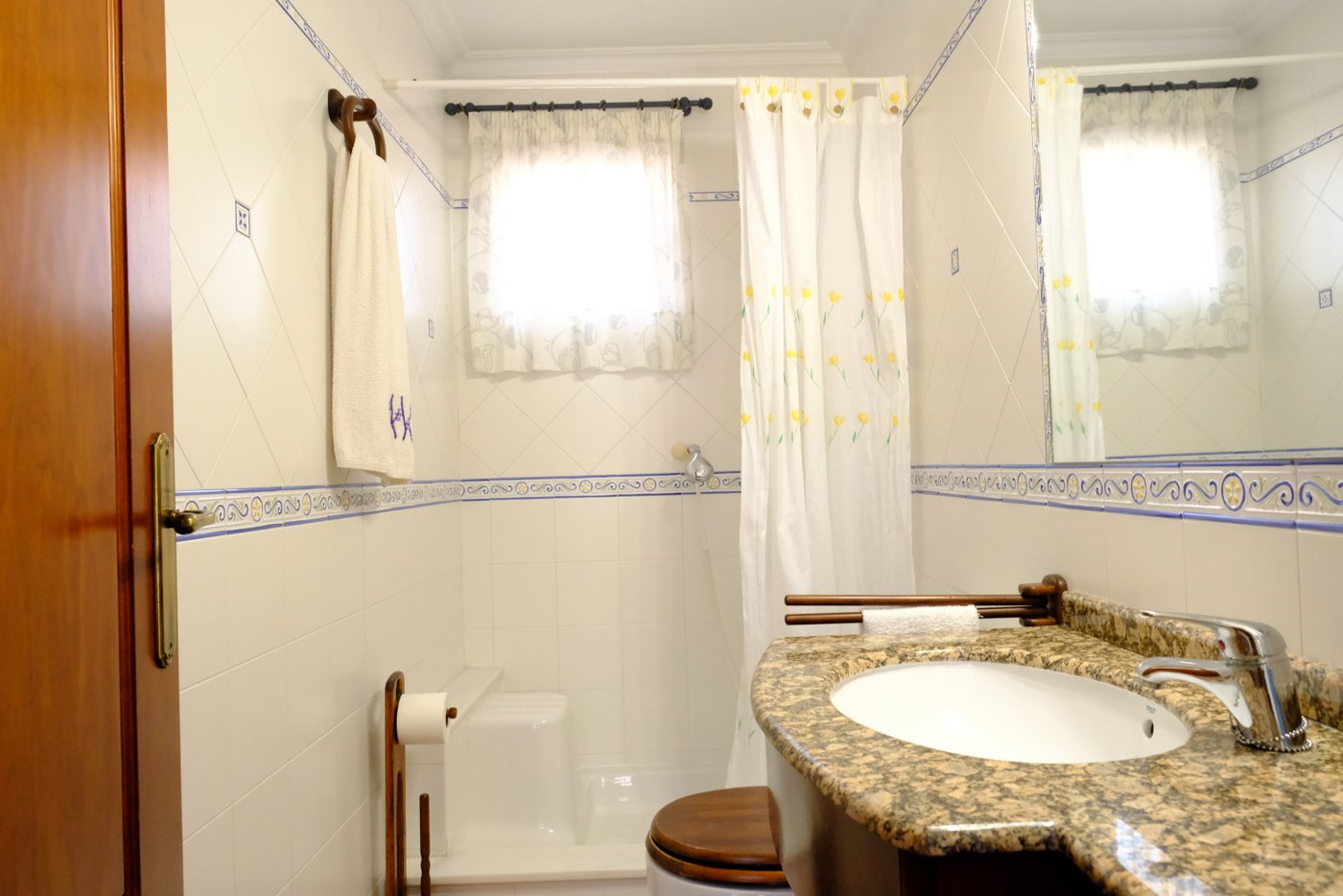 ЕКСКЛЮЗИВНА ФІНКА З ВІЛЛОЮ, БАСЕЙНОМ І ЛИМОННОЮ ПЛАНТАЦІЄЮ В КОРРЕНТІАС-МЕДІАС, ОРІУЕЛА