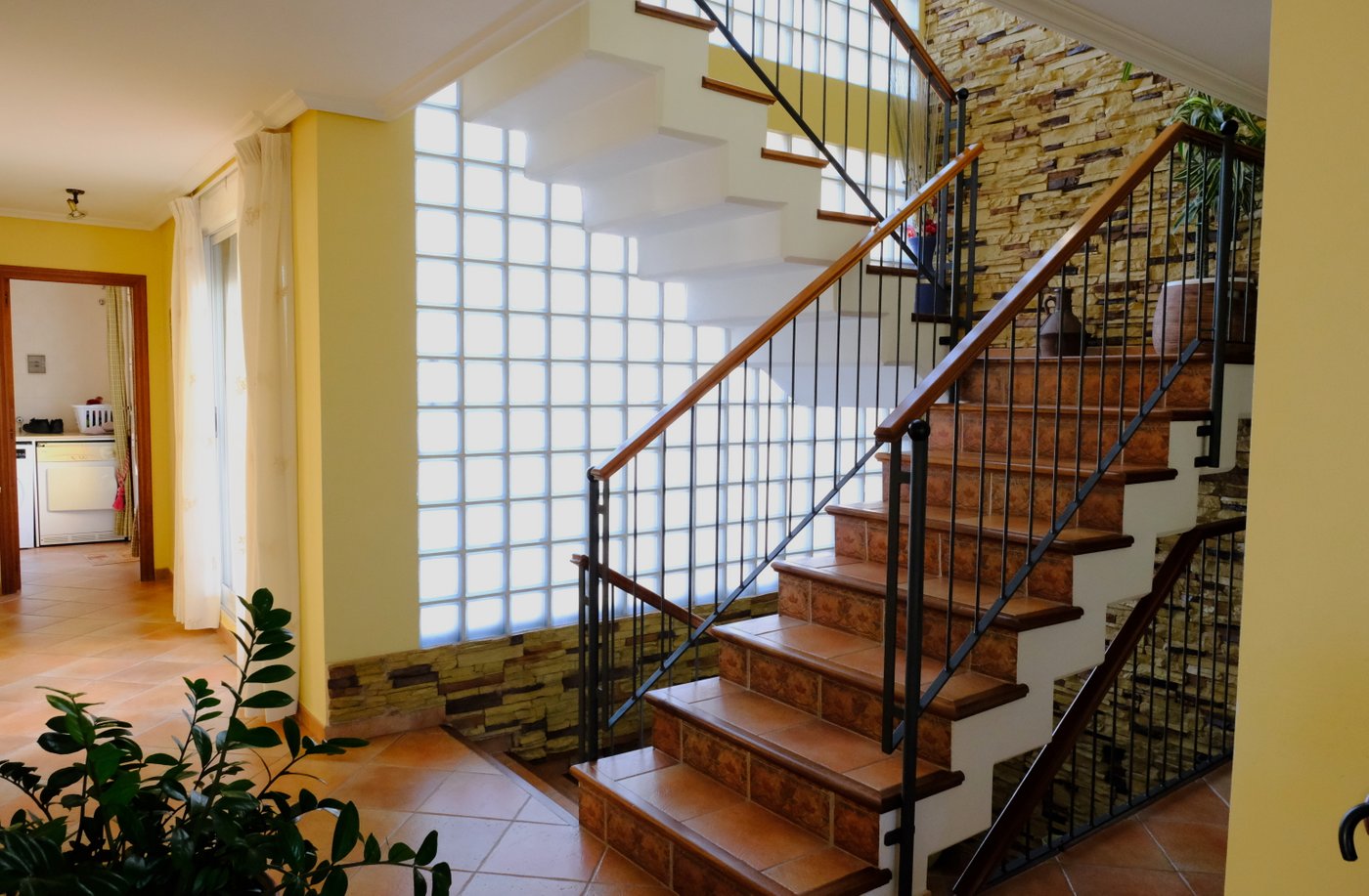 ЕКСКЛЮЗИВНА ФІНКА З ВІЛЛОЮ, БАСЕЙНОМ І ЛИМОННОЮ ПЛАНТАЦІЄЮ В КОРРЕНТІАС-МЕДІАС, ОРІУЕЛА