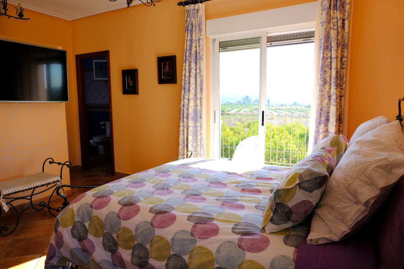 ЕКСКЛЮЗИВНА ФІНКА З ВІЛЛОЮ, БАСЕЙНОМ І ЛИМОННОЮ ПЛАНТАЦІЄЮ В КОРРЕНТІАС-МЕДІАС, ОРІУЕЛА