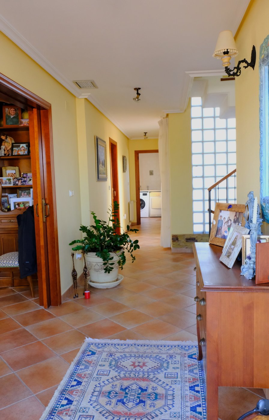 ЕКСКЛЮЗИВНА ФІНКА З ВІЛЛОЮ, БАСЕЙНОМ І ЛИМОННОЮ ПЛАНТАЦІЄЮ В КОРРЕНТІАС-МЕДІАС, ОРІУЕЛА